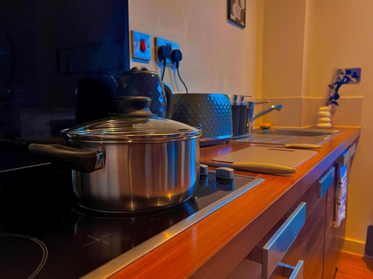 Penthouse Gem, Central, Scenic Views, Stylish, Modern, City Centre 2Br Σέφιλντ Εξωτερικό φωτογραφία