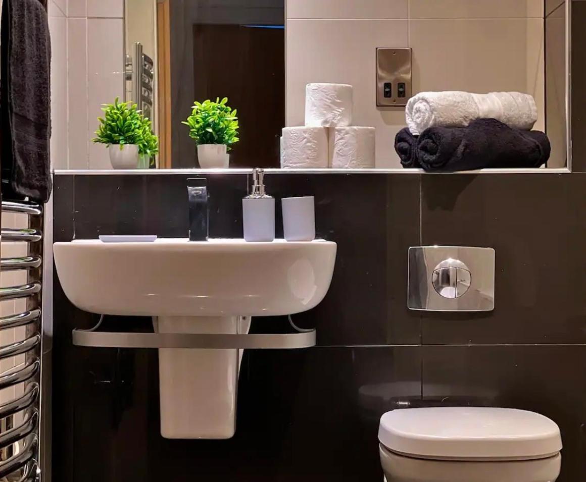 Penthouse Gem, Central, Scenic Views, Stylish, Modern, City Centre 2Br Σέφιλντ Εξωτερικό φωτογραφία